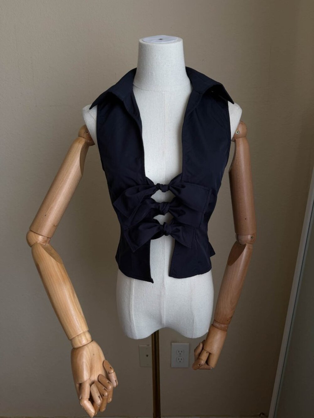 Lioness Navy Bow Front Vest Top Sleeveless Y2K Size S - Picture 9 of 16
